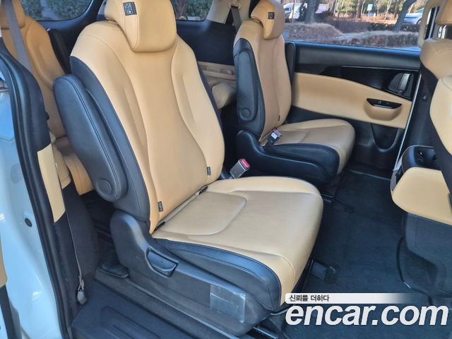 Kia Canival 2023 — photo 15
