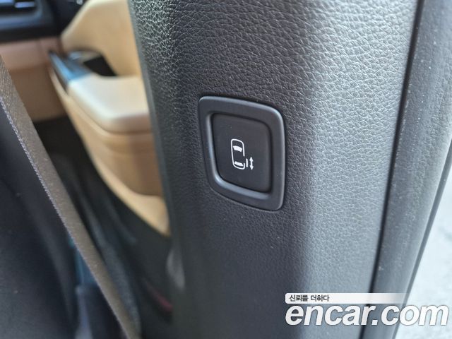 Kia Canival 2023 — photo 17