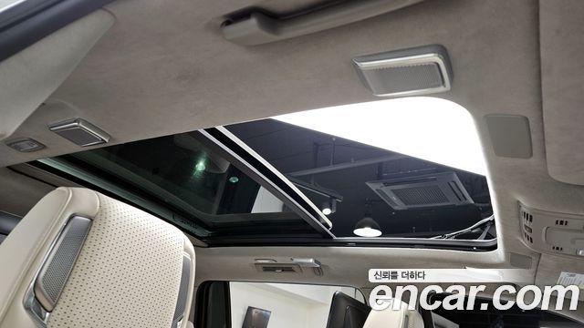 Cadillac Escalade 2023 — photo 18