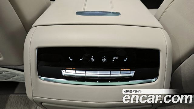 Cadillac Escalade 2023 — photo 19