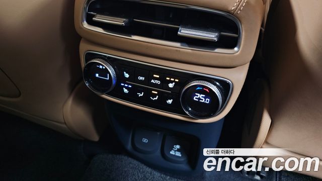 Genesis GV80 2022 — photo 18