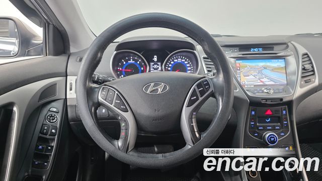 Hyundai AVANTE 2016 — photo 14