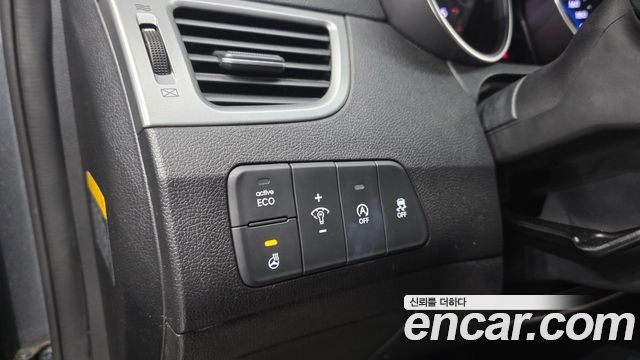 Hyundai AVANTE 2016 — photo 17
