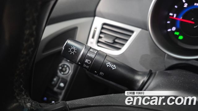 Hyundai AVANTE 2016 — photo 18