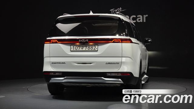 Kia Canival 2021 — photo 4