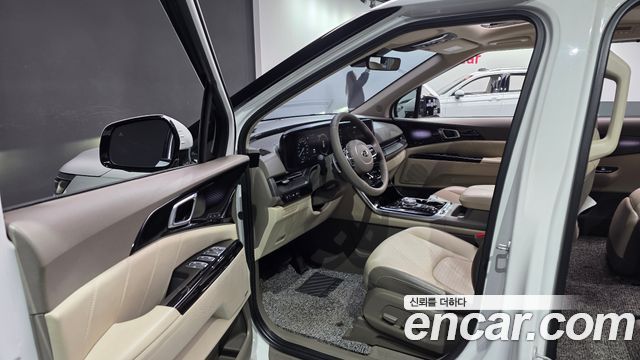 Kia Canival 2021 — photo 11