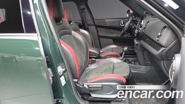 Mini Countryman 2018 — photo 11