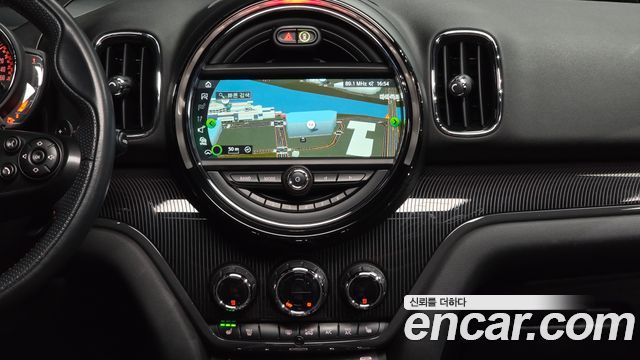 Mini Countryman 2018 — photo 14