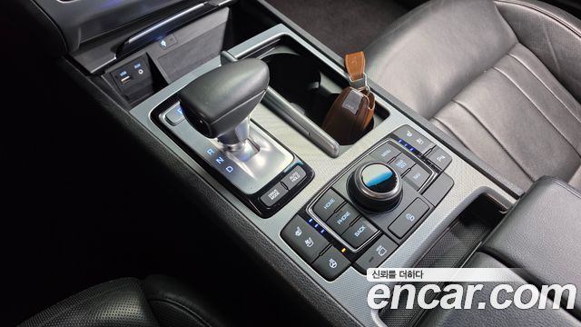 Genesis G80 2017 — photo 9