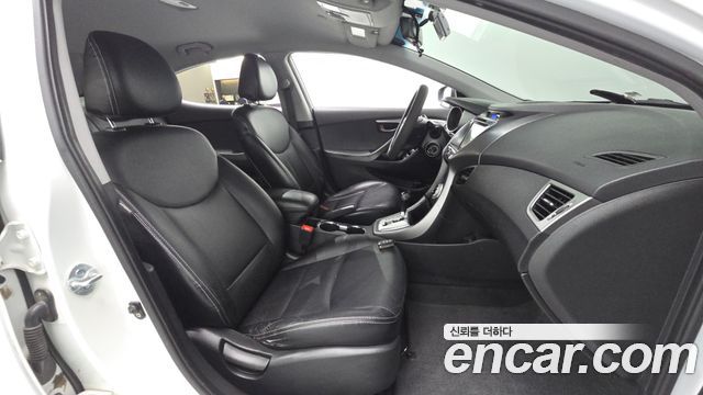 Hyundai AVANTE 2011 — photo 11