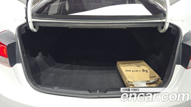 Hyundai AVANTE 2011 — photo 20