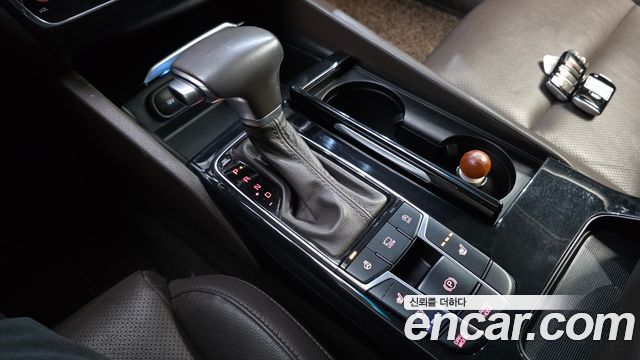 Kia K7 2019 — photo 9