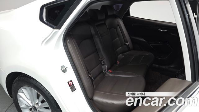 Kia K7 2019 — photo 12