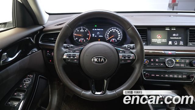 Kia K7 2019 — photo 14