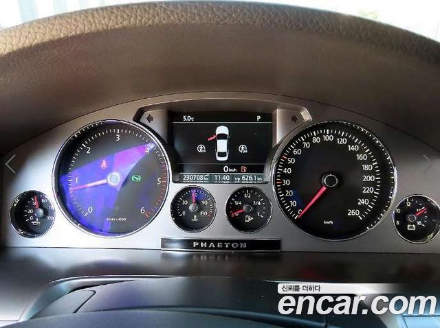 Volkswagen Phaeton 2015 — photo 8
