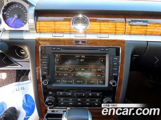 Volkswagen Phaeton 2015 — photo 15