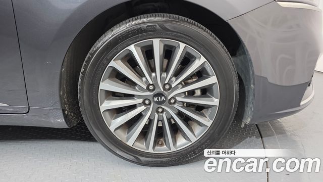 Kia K7 2018 — photo 5