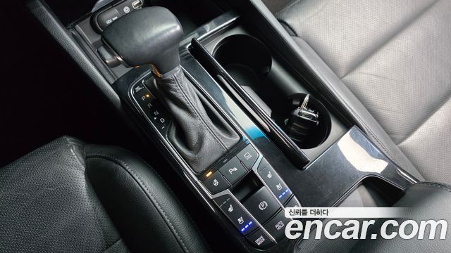 Kia K7 2018 — photo 9