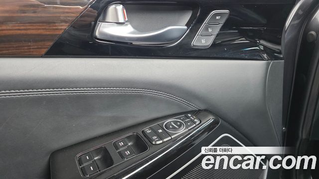 Kia K7 2018 — photo 13