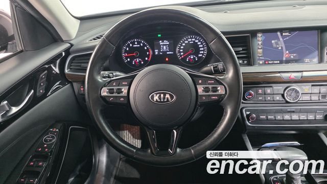 Kia K7 2018 — photo 14