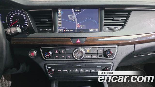 Kia K7 2018 — photo 15