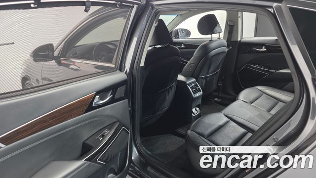 Kia K7 2018 — photo 17