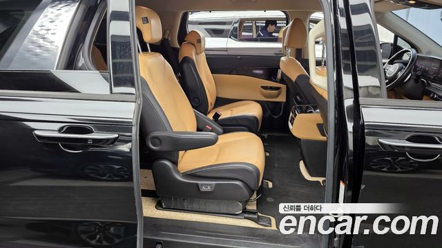 Kia Canival 2021 — photo 12