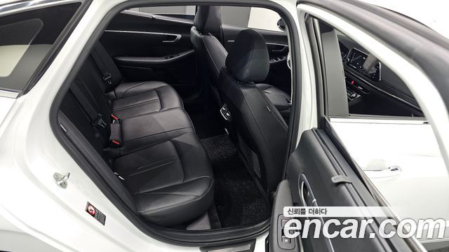 Hyundai Sonata 2021 — photo 11