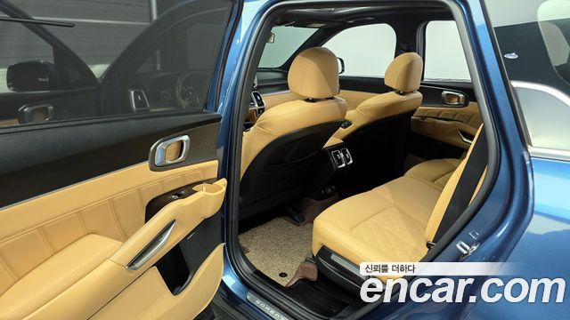 Kia Sorento 2023 — photo 11