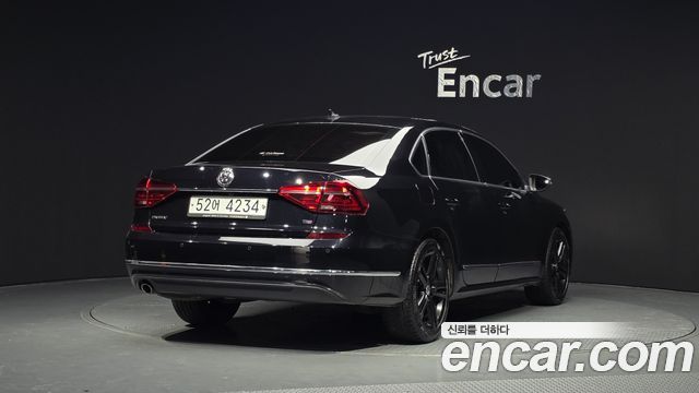 Volkswagen Passat 2018 — photo 2