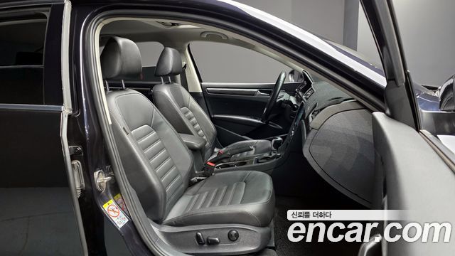 Volkswagen Passat 2018 — photo 11
