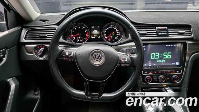 Volkswagen Passat 2018 — photo 13