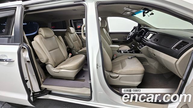 Kia Canival 2019 — photo 12