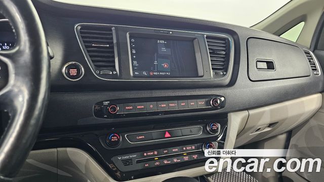 Kia Canival 2019 — photo 16