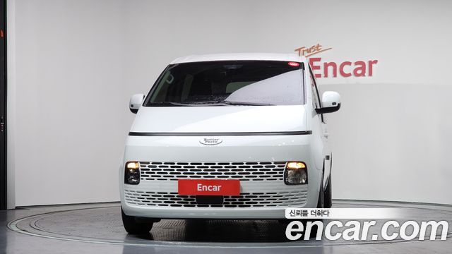 Hyundai Staria 2022 — photo 3