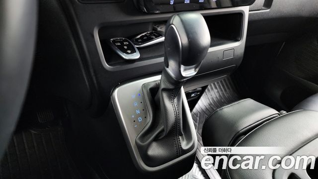 Hyundai Staria 2022 — photo 9