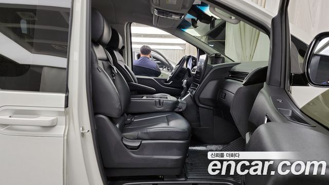 Hyundai Staria 2022 — photo 11