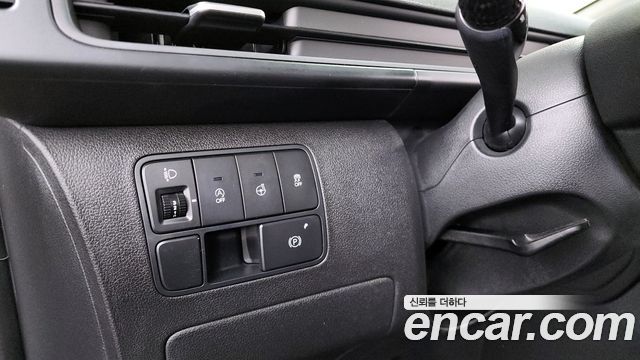 Hyundai Staria 2022 — photo 16