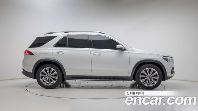 Mercedes-Benz GLE-Class 2023 — photo 8