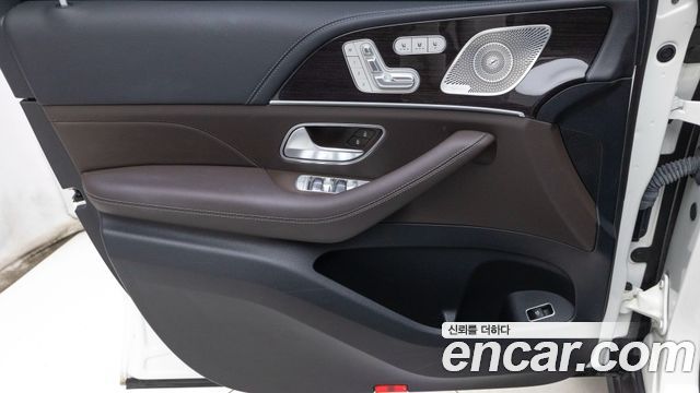 Mercedes-Benz GLE-Class 2023 — photo 17