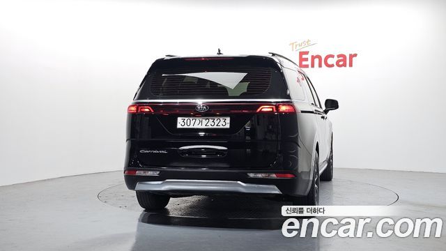 Kia Canival 2021 — photo 4