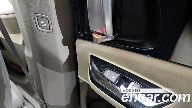 Kia Canival 2021 — photo 18