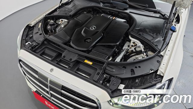 Mercedes-Benz S-Class 2022 — photo 6