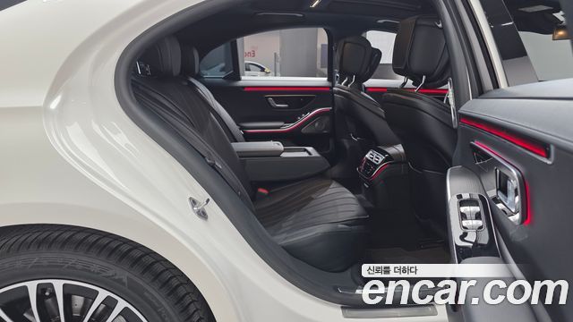 Mercedes-Benz S-Class 2022 — photo 12