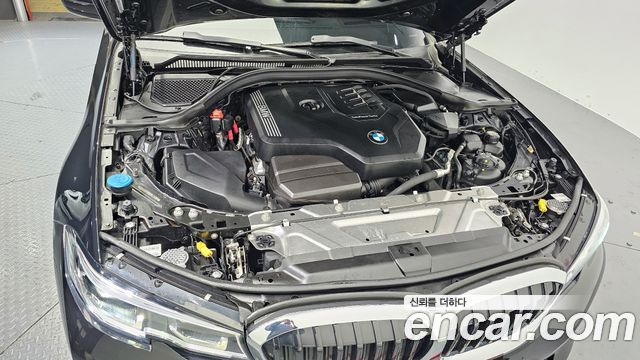 BMW 3-Series 2021 — photo 6