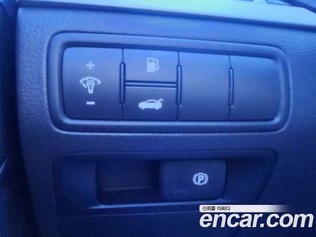 Genesis G80 2017 — photo 10