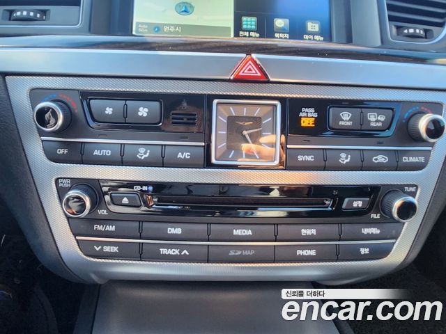 Genesis G80 2017 — photo 13