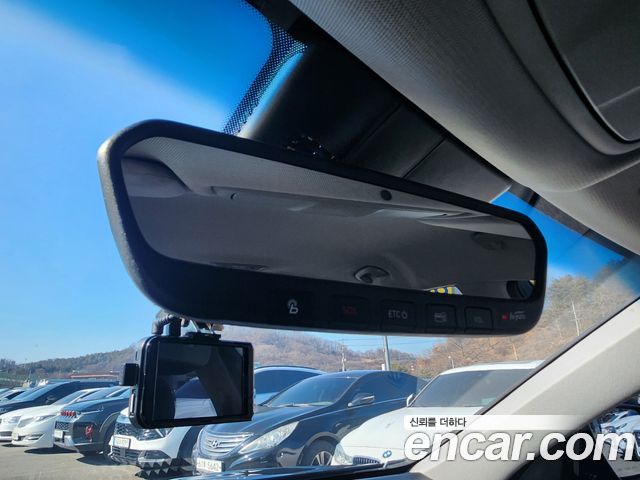 Genesis G80 2017 — photo 17