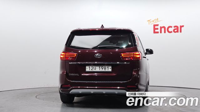Kia Canival 2019 — photo 4