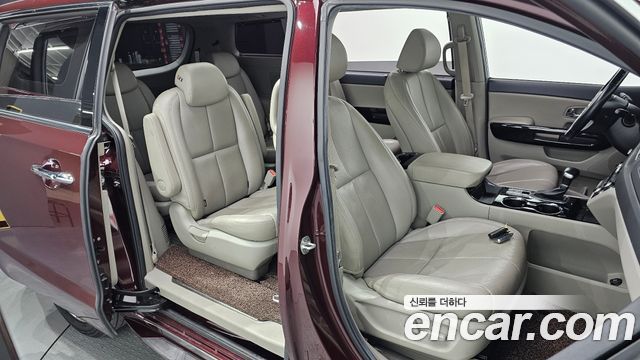 Kia Canival 2019 — photo 12
